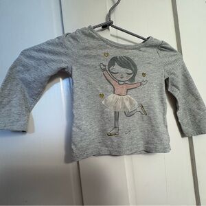 Old Navy Gray Long Sleeve Shirt with Ballerina Design